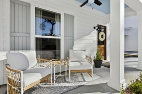 Cozy Vacation Rental in Old Town Bay St Louis close to beach, bars, and dining